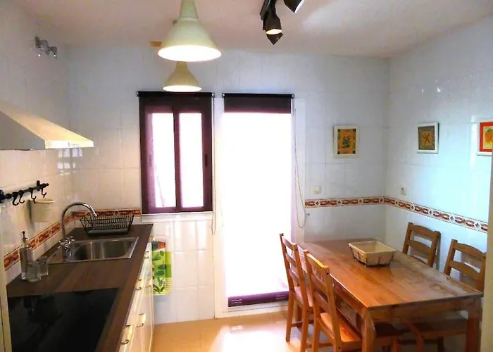Atico Fresco Y Luminoso Con Aparcamiento Privado